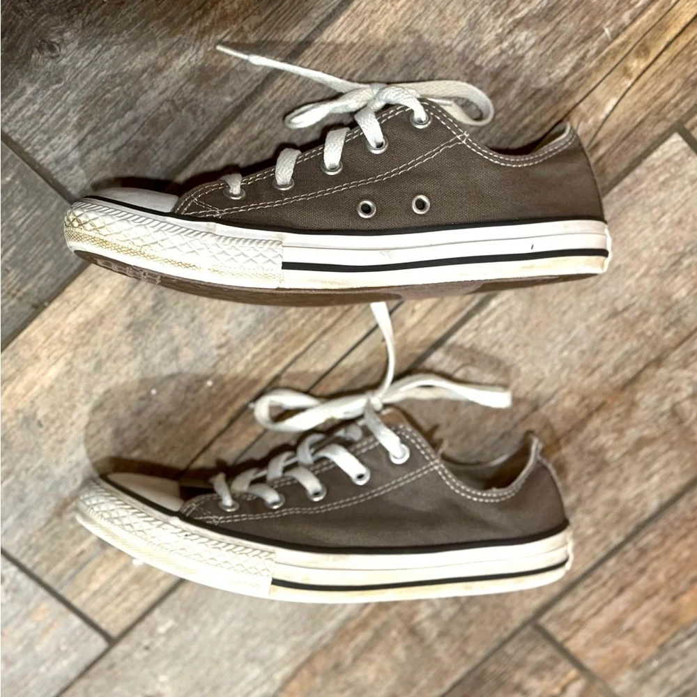 Converse Shoes​​